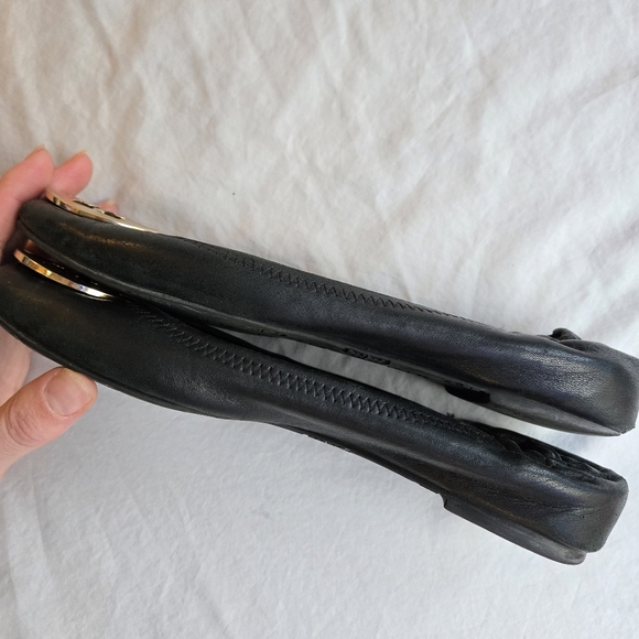 Tory Burtch Reva Ballet Flats Black Leather 8.5 Gold Medallion - Picture 9 of 12